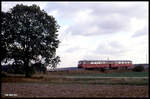 Kurz vor dem Endbahnhof Güsen kommt hier am 19.10.1991 um 11.38 Uhr P 15444 in Form von 172007 und 172607 aus Ziesar daher.
