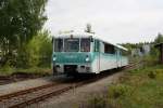 Am ersten Fahrtag der Erzgebirgischen Aussichtsbahn fhrt 772 367-9 mit 772 312-5 im Bahnhof Scheibenberg ein. (09.05.09)