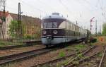 Der dreiteilige Schnelltriebwagen SVT 137 856 der Bauart Köln während der Überführungsfahrt zum 6.Dresdner Dampfloktreffen, am Morgen des 11.04.2014 in Leipzig. Der Nachschuß war hier gewollt, denn das Objekt der Begierde war natürlich der Triebwagen und nicht die V100.