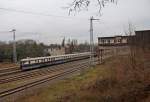 (Noch)gezogen von 203 843-8 durchfährt der letzterhaltene SVT der Bauart Köln(SVT 137 856) am 17.12.2014 den Bahnhof Eilenburg mit Fahrtziel Cottbus.