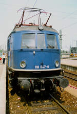 Stuttgart Hauptbahnhof, Ellok der DB-Baureihe 118 auf einer Veranstaltung des BDEF   Datum: 31.05.1984 