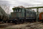 144 145 am 02.04.1986 auf dem  Lokfriedhof  des Aw. München-Freimann.