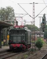 E44 044 verlsst am 02. August 2012 solo den Lehrter Bahnhof in Richtung Hannover.