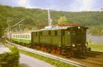 E 77 10 mit Sonderzug nach Knigstein bei Obervogelgesang. 17.5.1999