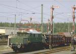 Nrnberg-Langwasser 1985.150 Jahre Deutsche Eisenbahn.Die E 9307 stellt sich mit einem Gterzug dem Publikum vor (Archiv P.Walter)