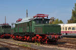 Eisenbahnfest im SEM Chemnitz am 19. August 2018. Die Lieblings-E-lok des Fotografen, alias DR 254 059-9, steht gut im Licht. Ach, ein Wunsch des Fotografen wäre, einmal eine E 94 mit Güterzug in freier Wildbahn zu erwischen. Doch leider kann man die betriebsfähigen Schönheiten in Deutschland an 2 Fingern abzählen... :( . 