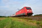 101 121-2 mit dem IC 2223 nach Aachen Hbf bei Wickrathhahn. 24.8.2017