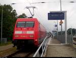 101 084-2 als IC 2252 nach Berlin Südkreuz steht in seinem Startbahnhof Ostseebad Binz auf Gleis 3. [29.7.2016]