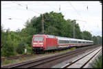 101122-0 ist hier mit einem Intercity in Linsburg am 13.8.2005 in Richtung Hannover unterwegs.