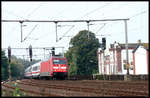 DB 101041-2 erreicht hier am 9.10.2005 mit dem Intercity nach Berlin den Bahnhof Melle, den sie aber ohne Halt durchfährt.