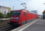 DB 101 042-0 mit dem IC 2402 von Köln Hbf nach Hamburg-Altona, am 15.08.2020 in Essen Hbf.