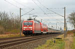 101 089 bespannte am 03.12.24 den Pbz von Leipzig nach Berlin, abgesehen von einem Doppelstockwagen bestand der Zug nur aus IC1-Wagen. Fotografiert in Greppin.