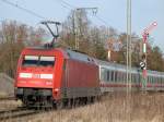 Nachschuss der 101 026-3. Sie schob am 26.1.2008 IC 2067 nach Nrnberg. Hier bei der Durchfahrt durch den Bahnhof Goldshfe.