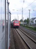 101 085   wird in wenigen minuten den IC in den Bonner Hbf bringen um danach weiter nach Stuttgart zu fahren.