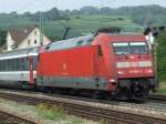 BR 101 050-3 zieht einen SBB EuroCity durch Efringen-Kirchen in Richtung Basel am 28.08.2008.