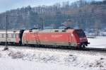 Kaum eine Minute spter: 101 032-1 mit IC 79698 auf der KBS 750 bei Urspring mit Fahrtziel Stuttgart. Auch dieser Zug bestand bis auf eine Ausnahme aus SBB-IC-Wagen. (14. Januar 2009).