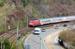 101 106-3 erreicht in wenigen Minuten Oberwesel am Rhein. In dieser Kurve sind die Tf gezwungen, ihre Zge auf unter 80 km/h zu verzgern, der Kurvenradius verlangt es... (April 2009)