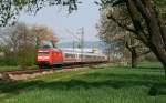 101 032-1 mit IC2100 (Nrnberg-Basel SBB) bei Muggensturm 15.4.09