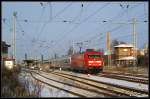 101 022 am 19.12.09 mit einem InterCity nach Rostock. Aufgrund von Bauarbeiten in Plchow ging es ber Gstrow - Plaaz weiter nach Rostock. Aufgenommen in Gstrow.