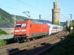 101-022 durchfhrt am 15.7.10 mit dem verspteten EC 114  Wrther See  Oberwesel.