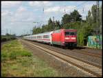 101 106 mit IC xxxx bei der Durchfahrt durch Dsseldorf Angermund, 15.07.2010