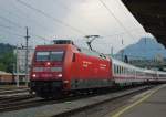 Ja... es ist ne doofe rote 101, aber in Salzburg. Sowas muss der Nordhesse knipsen :) 101 019-8 mit EC in Salzburg. Aufgenommen am 12.07.2010.