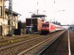 101 074-2 mit IR 2430 Cuxhaven-Luxemburg auf Bahnhof Hasbergen am 5-2-2000.