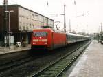 101 034-7 mit IR 2219 Bergstrasse Nordeich Mole-Karlsruhe auf Recklingshausen Hauptbahnhof am 28-10-2000.