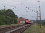 101 131-1 zieht am 5. Juni 2011 ICE 914 durch Gundelsdorf.