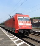 Die 101 061-0 der DB mit einem Eurocity durch Königswinter in Richtung Koblenz unterwegs, DEN 04.07.2015