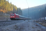 101 131-1 DB im Frankenwald bei Förtschendorf am 16.12.2013.