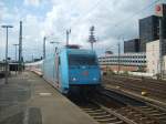 Die 101 016-4 verlsst am 5.7.07 mit eingeschaltetem Fernlicht den Hbf Hannover