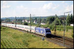 Werbelok 101136 hat hier am 18.8.2006 gerade mit einem Intercity in Richtung Münster den Bahnhof Lengerich Westfalen passiert.