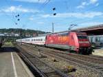 Br.101 047-9  Feuerwehr-Express  fuhr am 27.Juli 2007 mit einem IC aus dem Bahnhof Ulm Hbf.