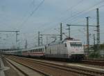 101 034-7  InForm  fhrt mit EC 175 aus Hamburg-Altona nach Budapest-Keleti pu in Dresden Hbf ein.