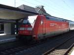 Baureihe 101 103-0 ist soeben mit ihrem IC im Bielefelder Hauptbahnhof angekommen und wartet auf die Weiterfahrt nach Kln.