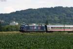 Nur wenige Tage nach der Neubeklebung zum ersten Mal gesehen: 101 025 in ihrem neuen Design  Starlight Express . Aufgenommen am 27.06.2013 bei Karlsruhe-Durlach.