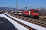 DB/SBB: DB 101 118-8 mit SBB Apm61/Bpm61 Refit als IC Stuttgart-Zürich bei Welschingen-Neuhausen am 17. Dezember 2013.
Foto: Walter Ruetsch 