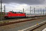 120 115-1 als IC 2300  Warnow  (Linie 28) von München Hbf nach Berlin Gesundbrunnen erreicht Leipzig Hbf auf Gleis 10.