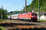 24. Mai 2011, IC 2208 München - Berlin fährt durch Kronach. Zuglok ist 120 130, 101 063 schiebt nach.