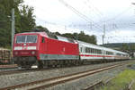 12. September 2017, IC 2302 München - Berlin fährt durch Kronach in Richtung Saalfeld. Lokomotive 120 103 führt, 120 148 schiebt nach.