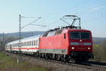 ICE 2208 München - Berlin fährt bei Zettlitz in Richtung Kronach. Zuglok ist 120 106, am Schluss läuft 101 142.