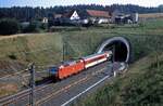 120 103 verlässt den Sulzhoftunnel südlich Fulda in Richtung Norden.