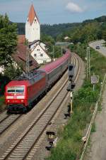 120 159-9 durchfhrt am 24.08.07 mit dem EC 115  Wrthersee  von Dortmund HBF nach Klagenfurt das Drfchen Lonsee an der Filsbahn, kurz vor dem nchsten Halt der Fernzuges, der Hauptbahnhof Ulm.