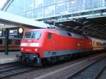 BR 120 157-3 fhrt heute mit IC 2808 aus Frankfurt am Main. Wegen eines PU bei Karlsruhe ist dieser Zug als Erstazzuggefahren. Aufgenommen am 29.12.2007