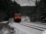 120 111-0 zieht einen ICE-Ersatzzug ber die Frankenwaldbahn.