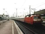 120 157-3 mit IC 621  Heinrich der Lwe  Leipzig-Frankfurt (Main) auf Dortmund Hauptbahnhof am 14-07-2001. Bild und scan: Date Jan de Vries.