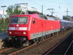 Lok 120 121 vor CNL 471 Komet, Hamburg - Zrich, am 29. Juli im Bf Hmb-Altona.