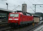 120 154-0 wartet am regnerischen 2.8.10 auf neue Aufgaben im Hbf von Stuttgart