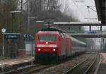 120 138-3 und 101 138-6 (defekt) mit dem IC 2370  Schwarzwald  (Konstanz-Karlsruhe Hbf) der Zug fuhr Auf Grund seiner Versptung nur bis Karlsruhe, ab dort fuhr Ersatz IC 2800 nach Hannover.